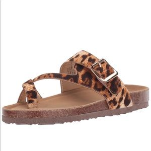The Steve Madden® Kids Jwaive Sandal NWOB